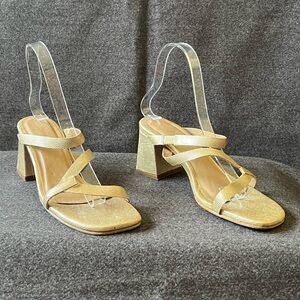 ⭐️ Offer B2G2! BUY 2 GET 2 FREE!
KAANAS Gold Embossed Leather Square-toe Sandals